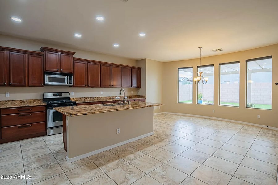 Furnished Finder property 882160_1 photo 4