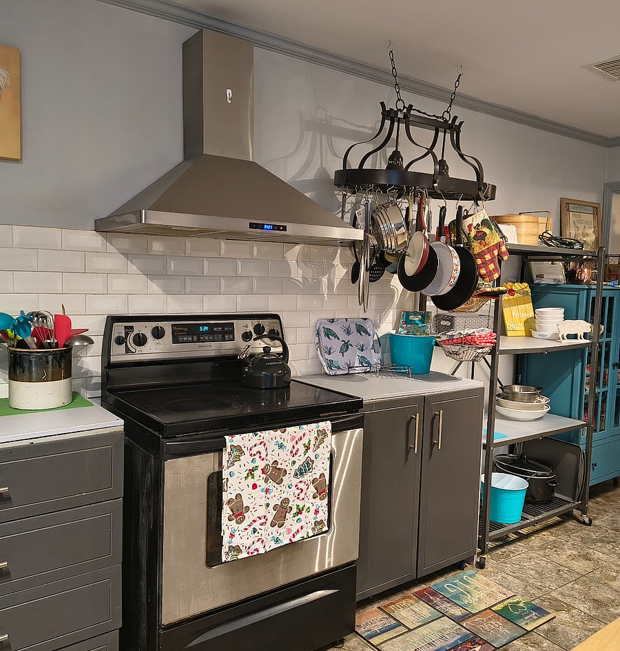 kitchen fully equipped