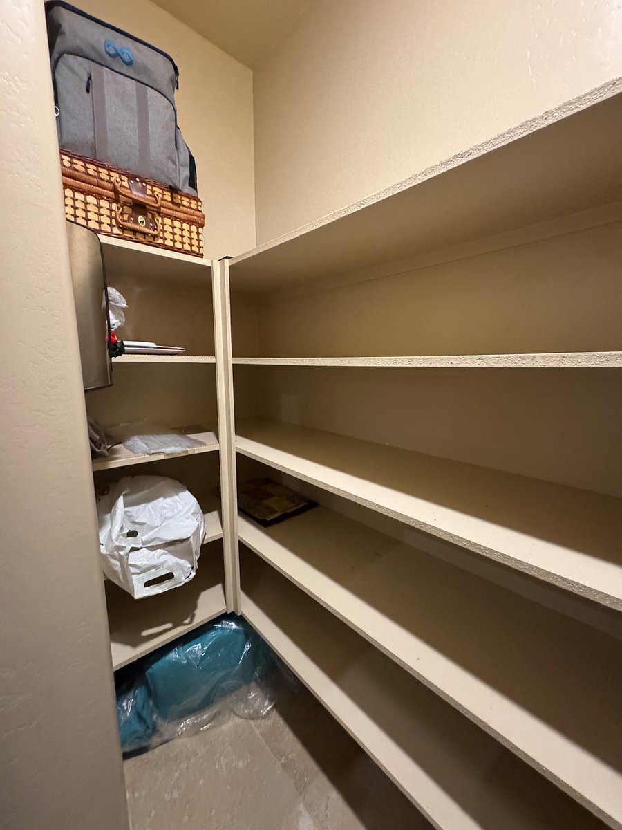 Kitchen pantry