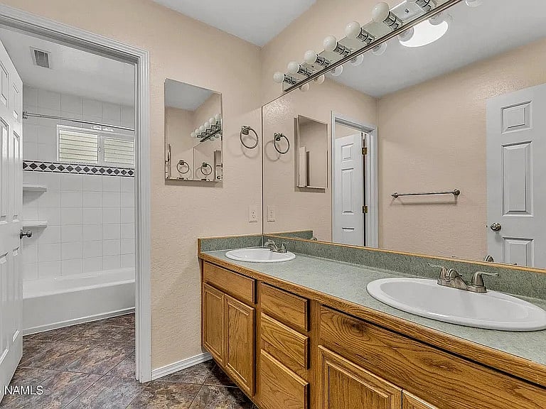 Furnished Finder property 882409_1 photo 13