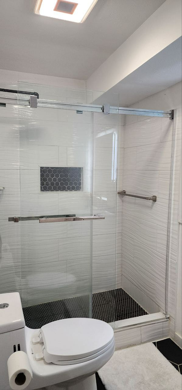 Clean, well-maintained bathroom (shared, always tidy)