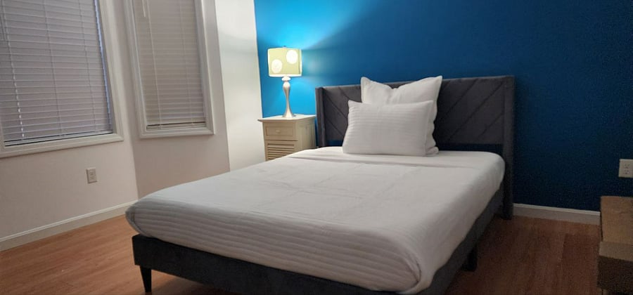 Spacious private room ideal for travel nurses
