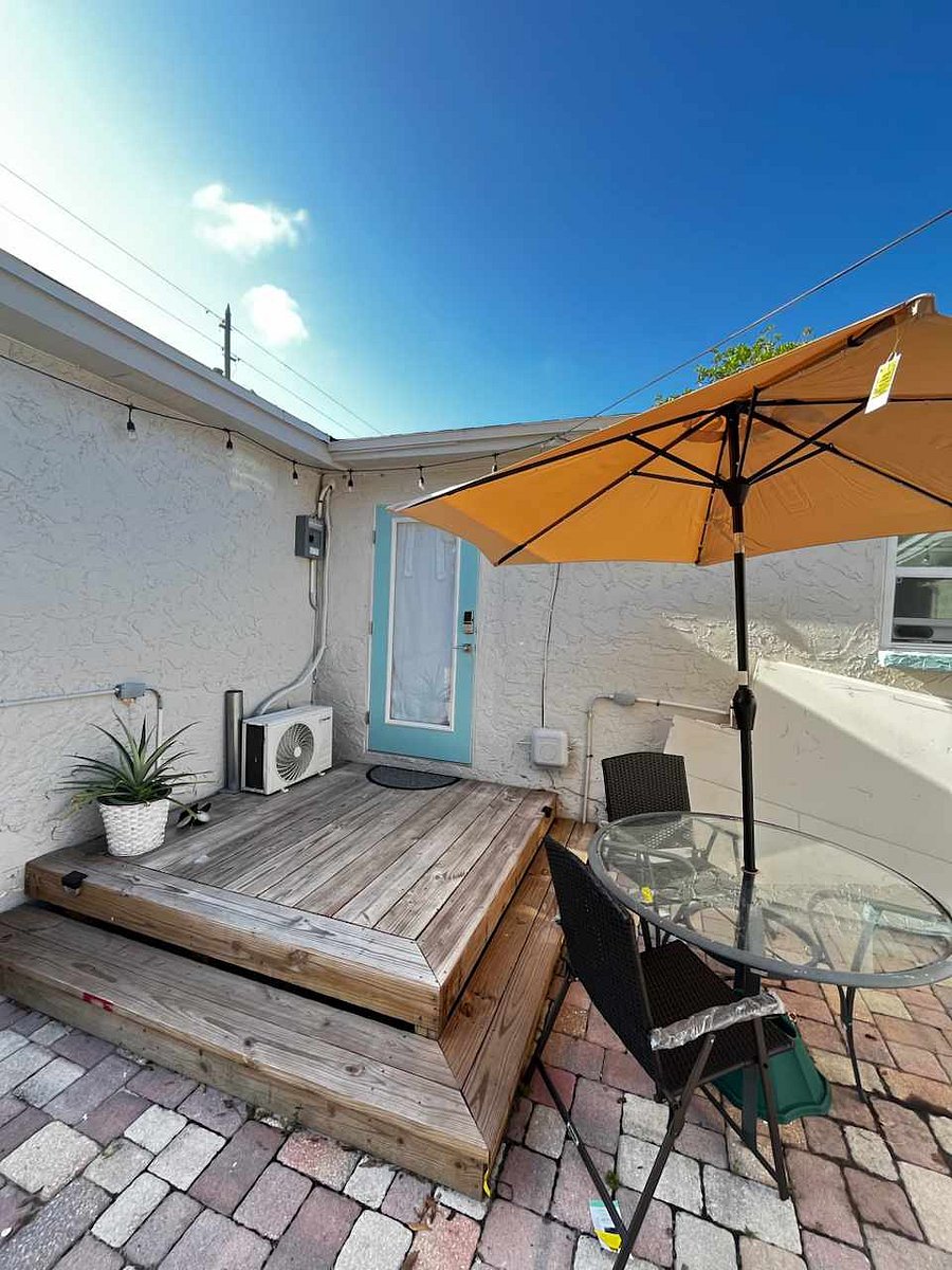 Patio deck and outdoor porch for exclusive use.