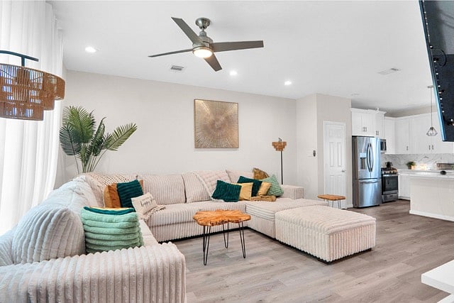 Furnished Finder property 882521_1 photo 3