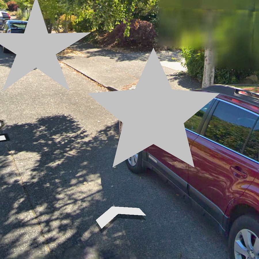 Two parking spots are always available in front of the house. Quiet road with a large natural median. Parking is safe and never a problem to find directly in front of the house.