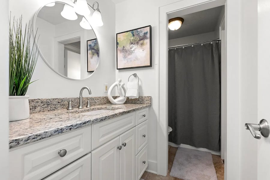 Upstairs shared bathroom.