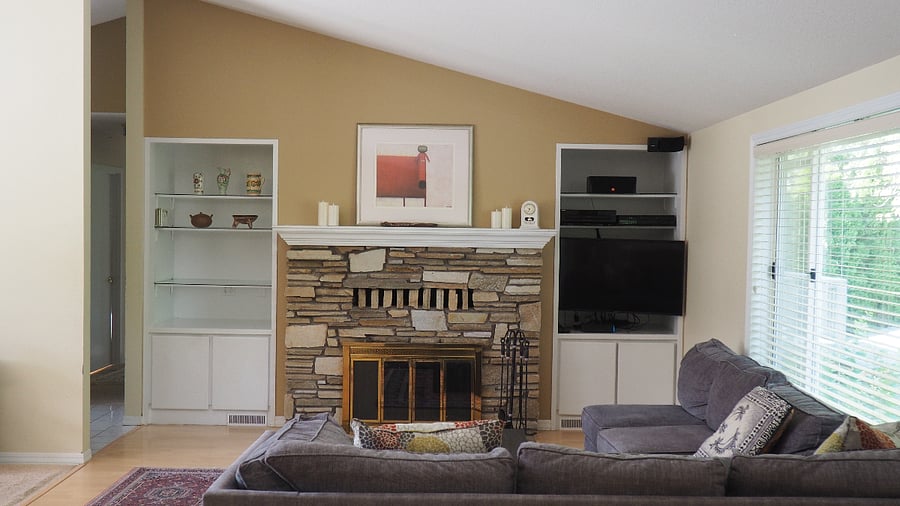 Living room (shared space).