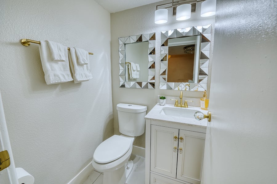 Downstairs half bath
