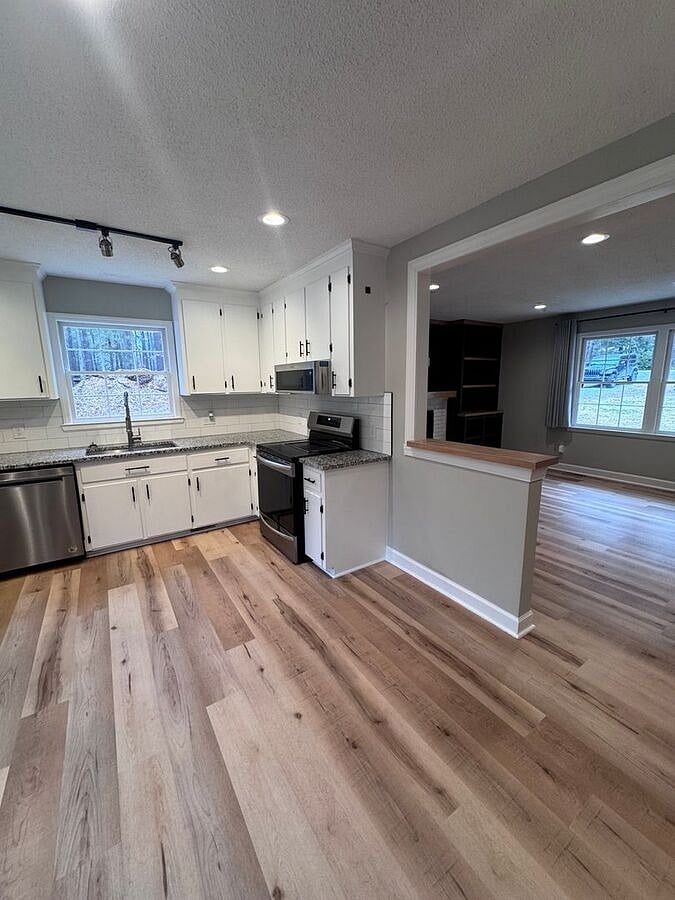 Furnished Finder property 882697_1 photo 16