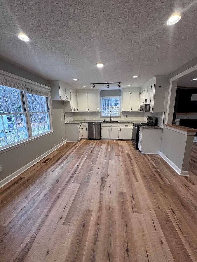 Furnished Finder property 882697_1 photo 25