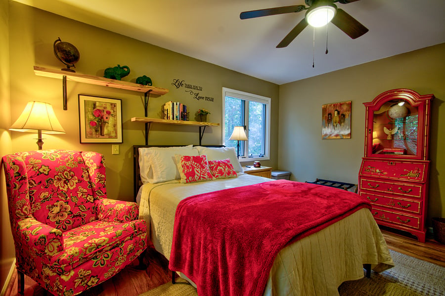 1st floor bedroom (full bed)
