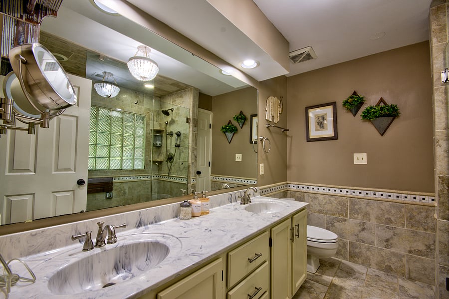 2nd floor bathroom