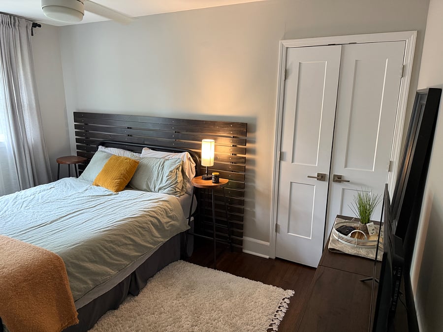 Bedroom 2 - Queen Bed