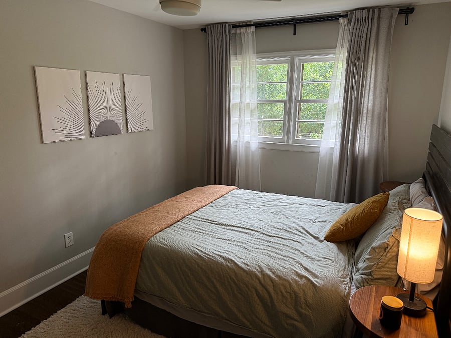 Bedroom 2 - Queen Bed