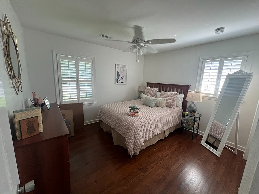 Queen bedroom