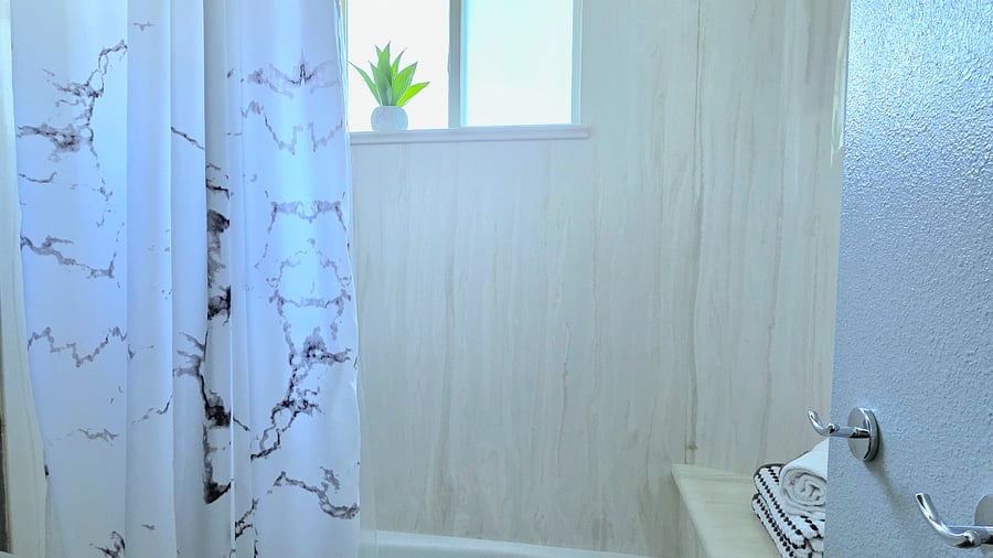 Private en suite bathroom.