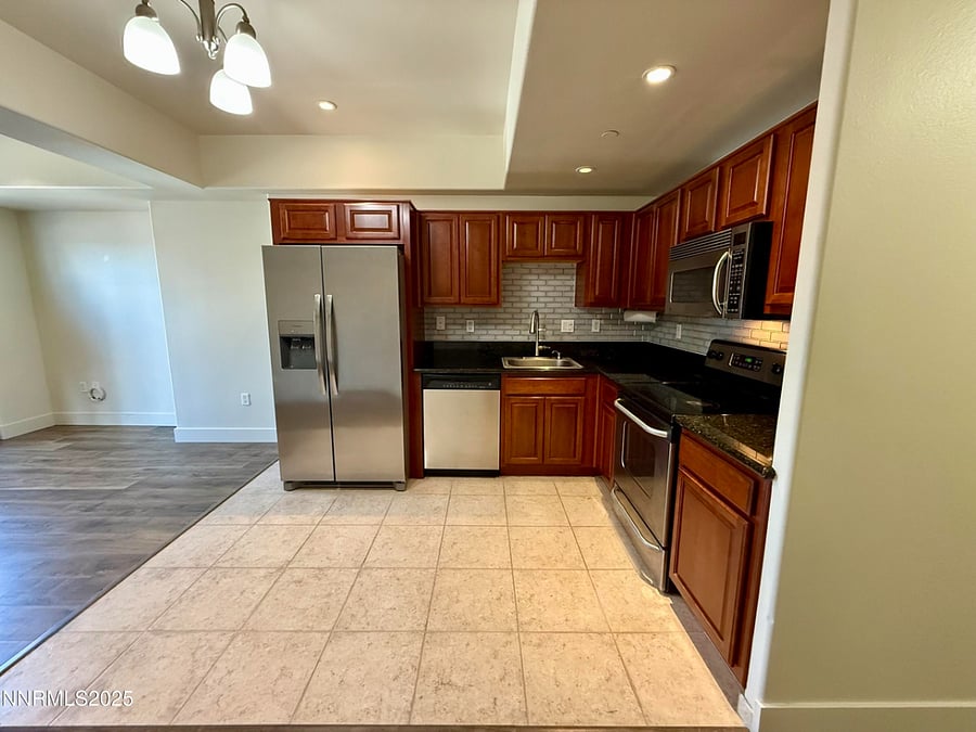 Furnished Finder property 882951_1 photo 3