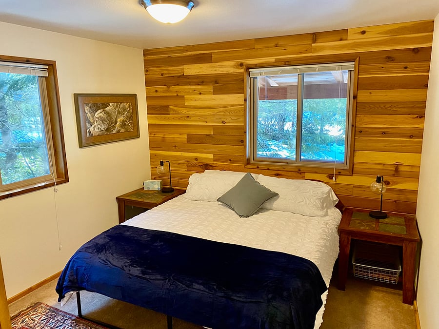 Downstairs king bed 2