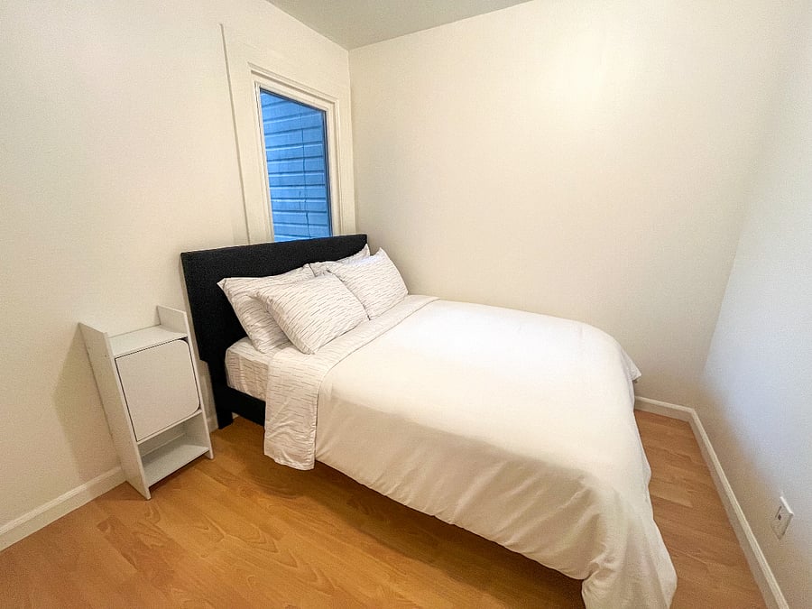 Bedroom 1
- Full Bed