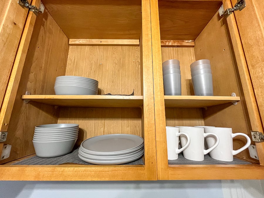 -Dishes
- Cups
- Mugs
- Bowls