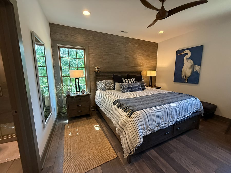 Egret Room...King En Suite with walk in closet.