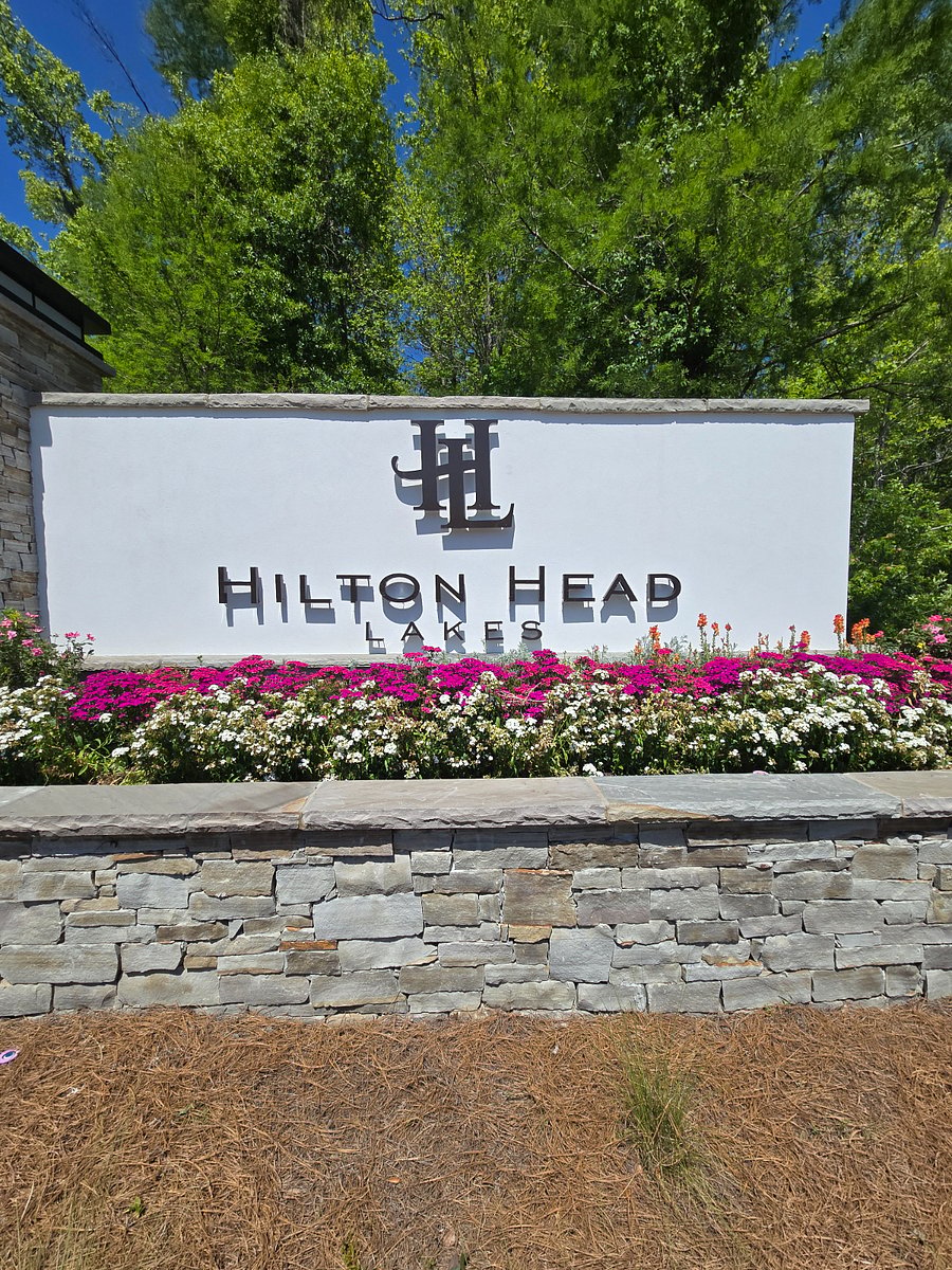 Hilton Head Lakes is a very nice and scenic community with plenty to see and do