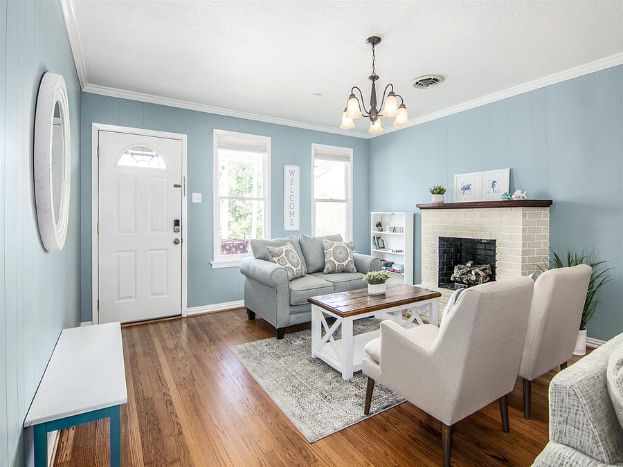 Comfortable sitting area as you walk in the front door