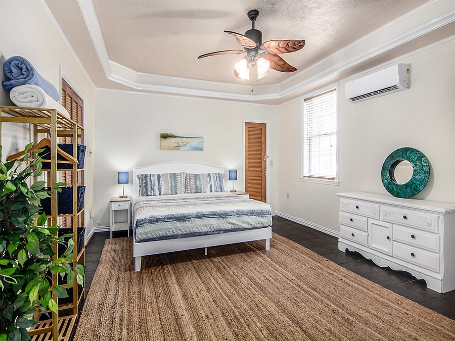 Spacious private ground level king bedroom suite!