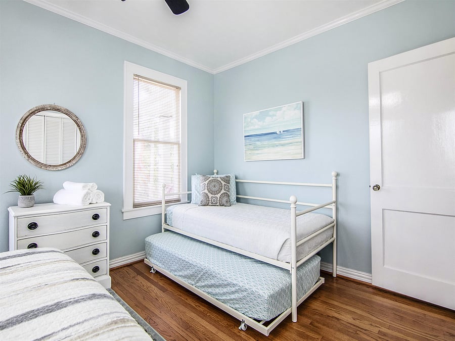 Upstairs Queen bedroom with twin trundle