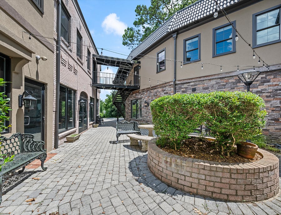 exterior Courtyard/ patio