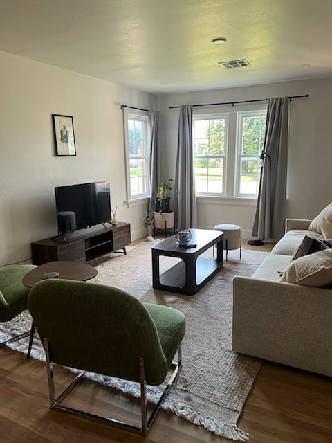 Furnished Finder property 883298_1 photo 3