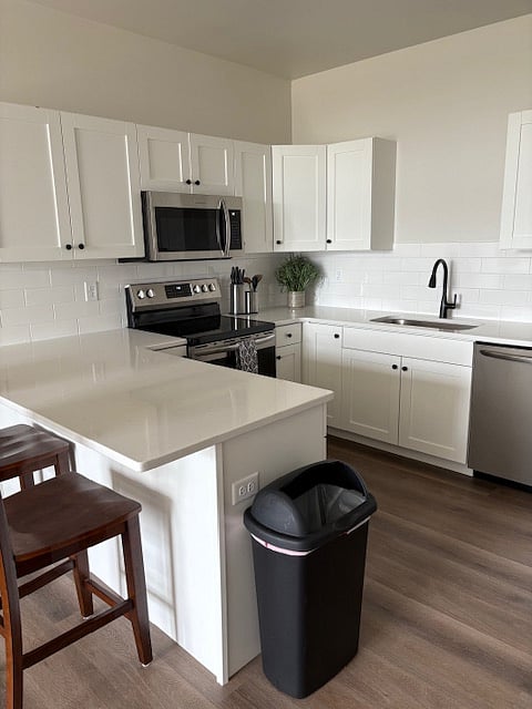 Furnished Finder property 883338_1 photo 4