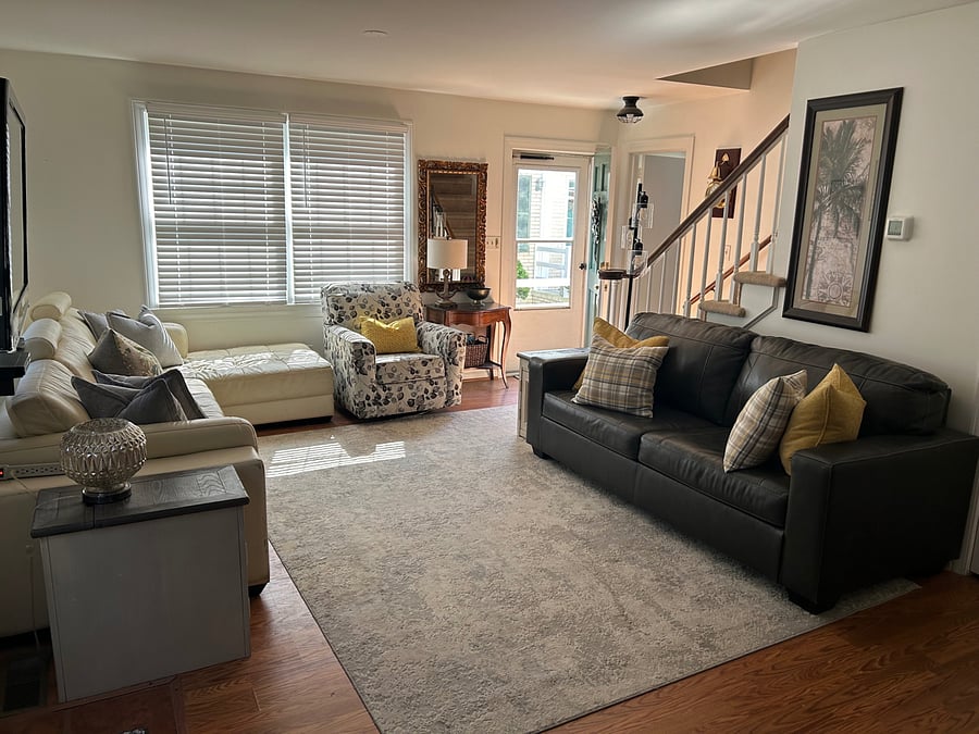 Front Entrance into the living room