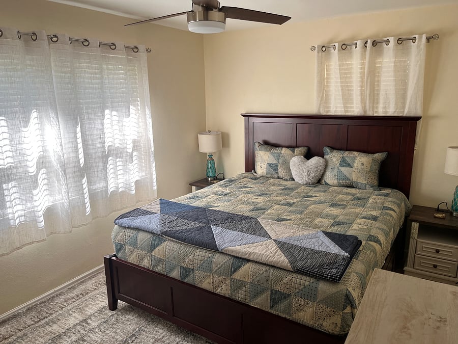 Master (Cal King Bed)