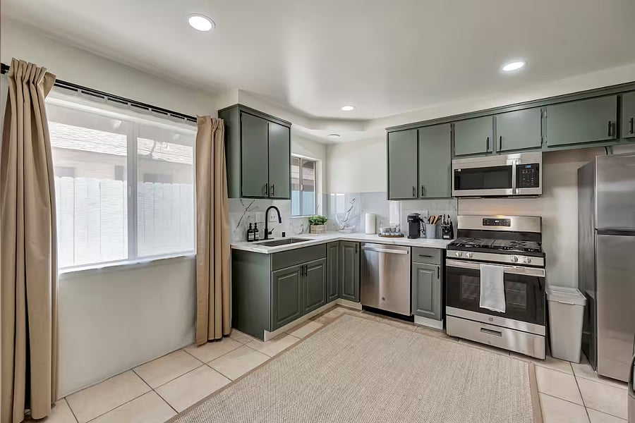 Furnished Finder property 883522_2 photo 9