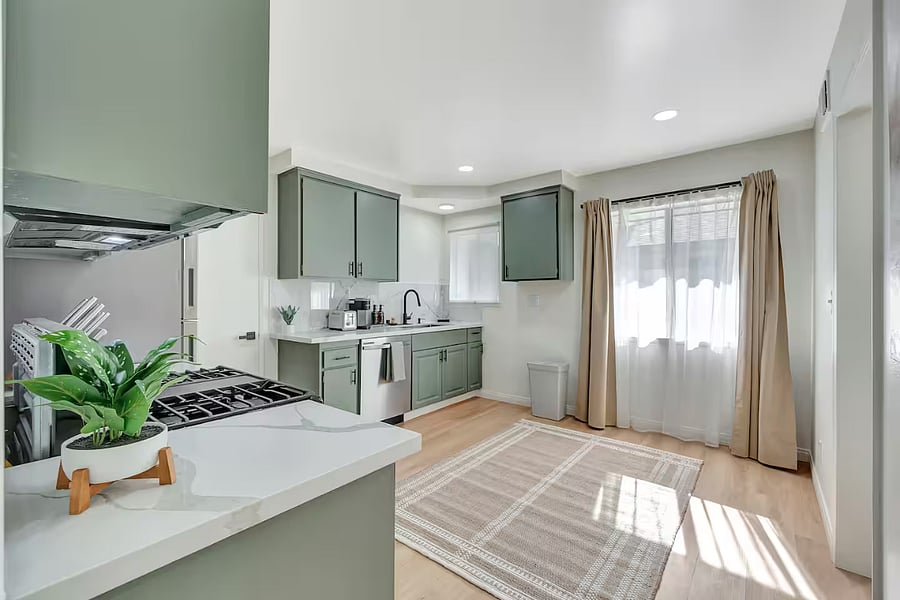 Furnished Finder property 883522_3 photo 13