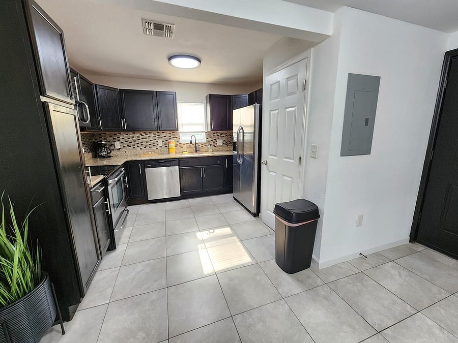 Furnished Finder property 883613_2 photo 21