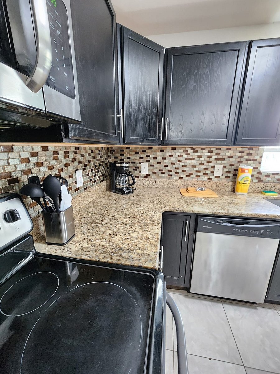 Furnished Finder property 883613_2 photo 18