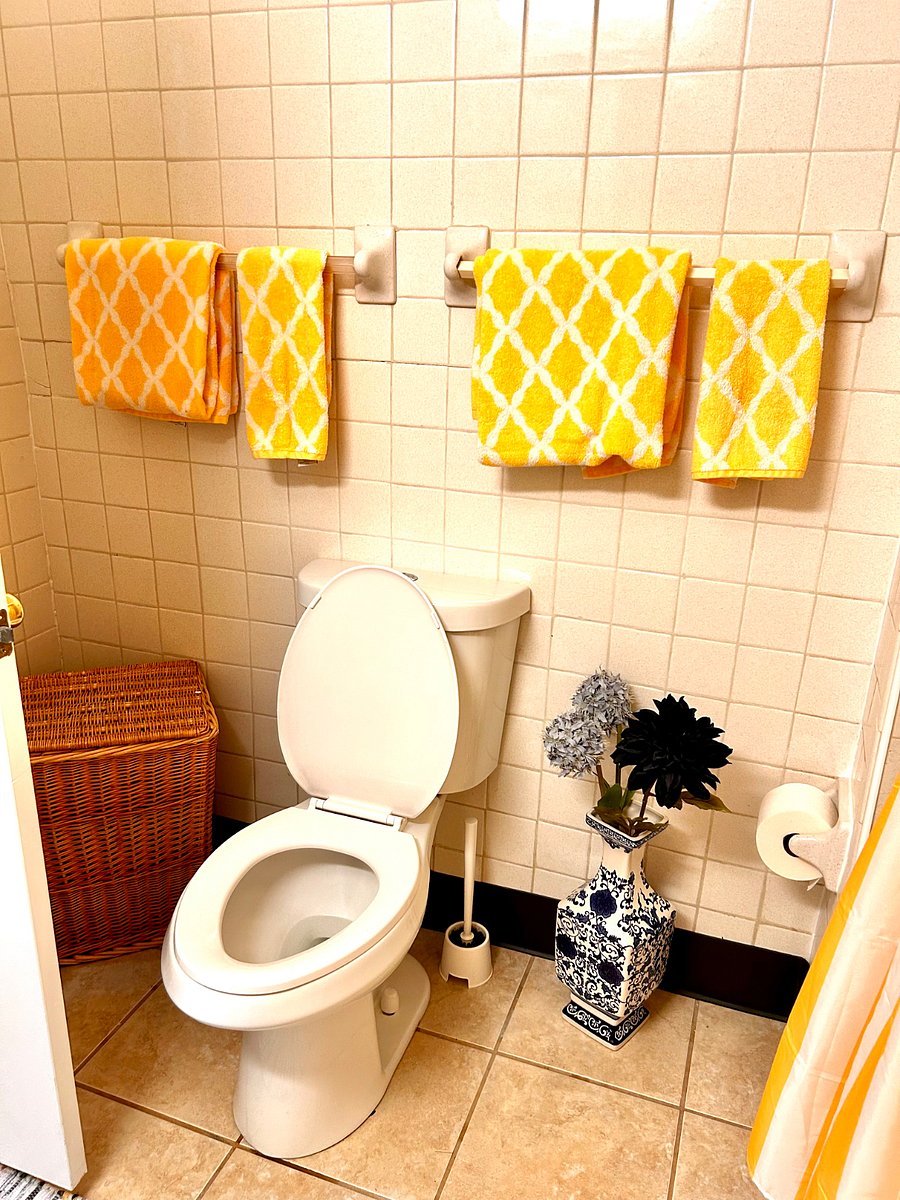 2nd Floor Bathroom