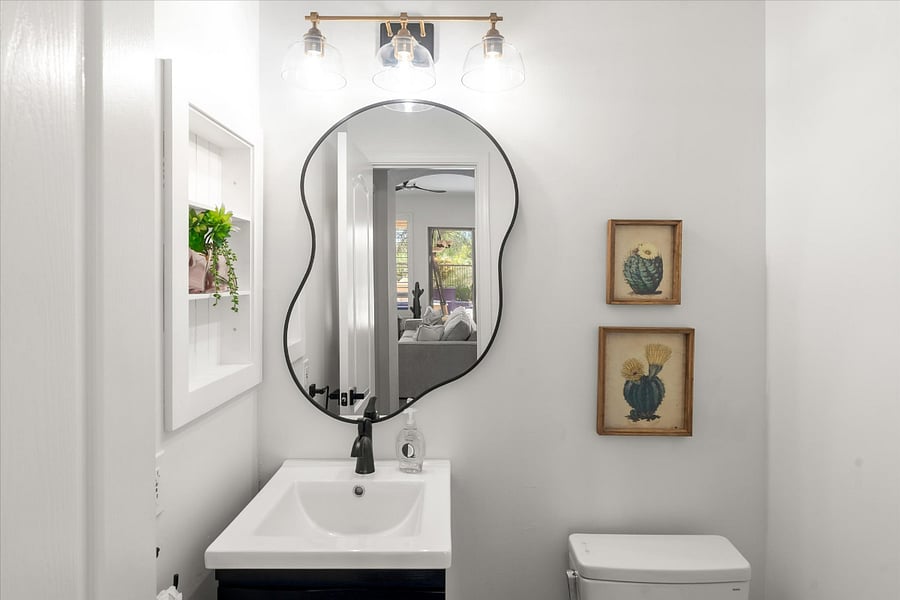 Powder room 