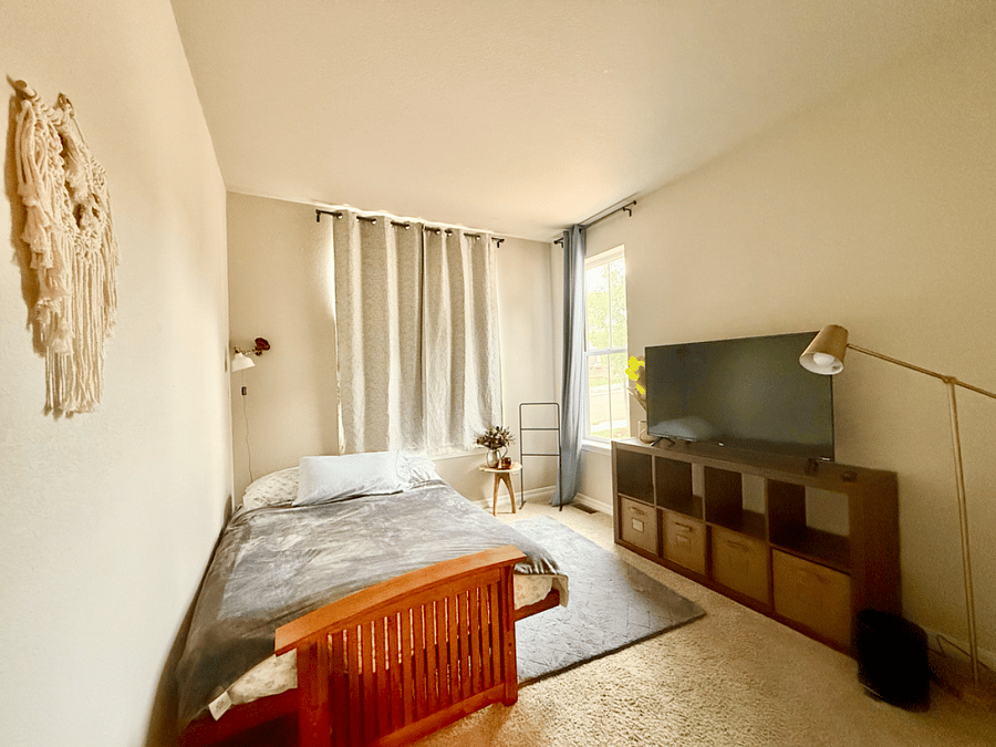 Second bedroom