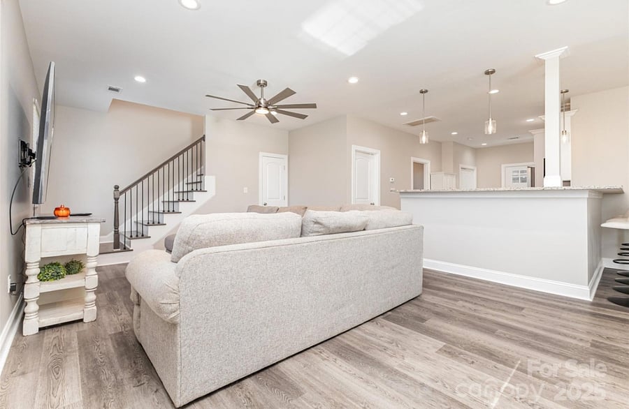 Furnished Finder property 883720_1 photo 22