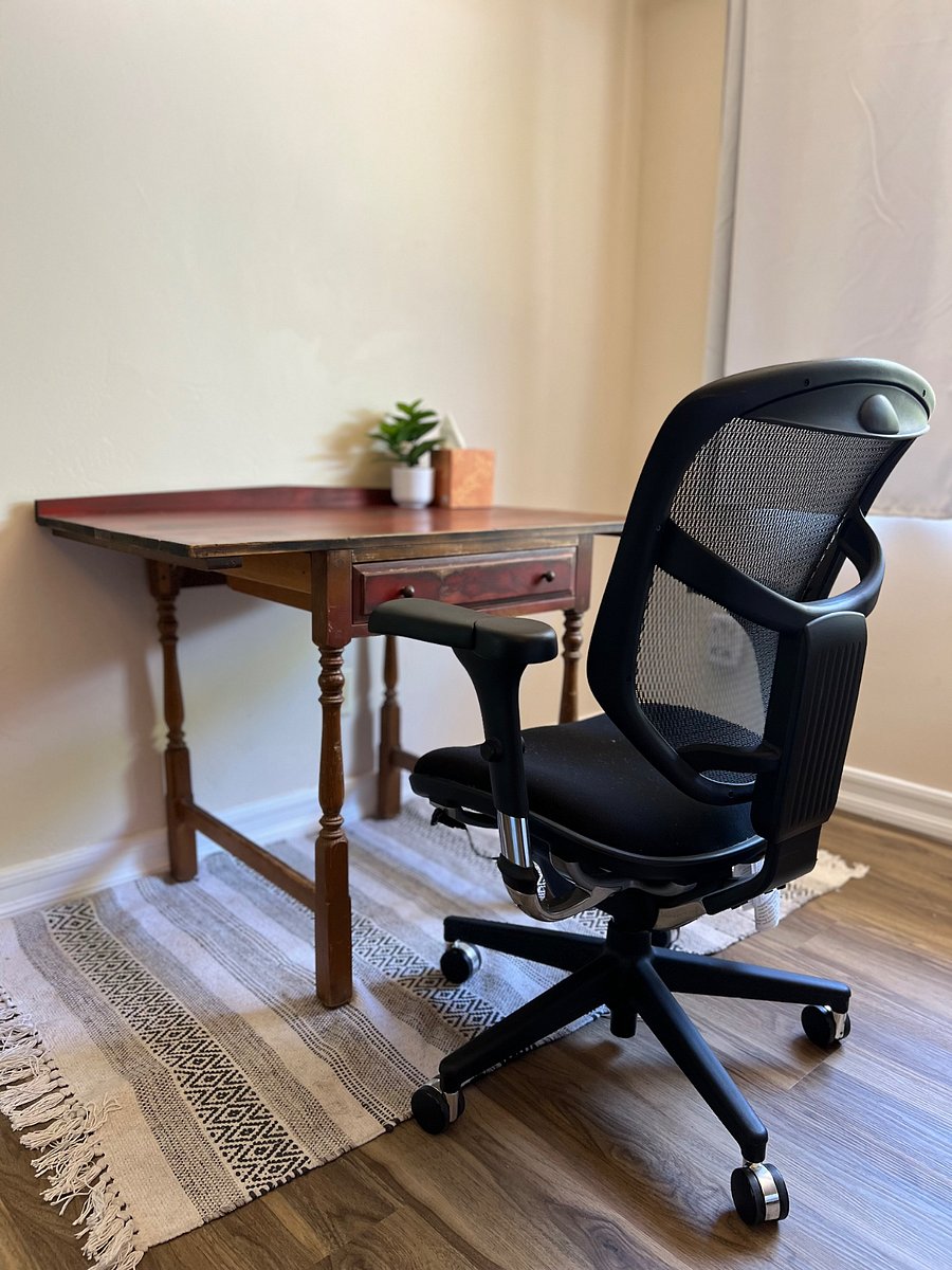 Ergonomic working area. 