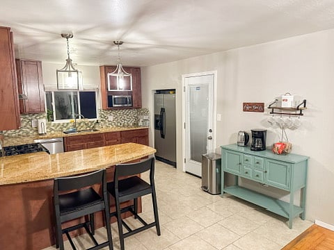 Furnished Finder property 883898_1 photo 3