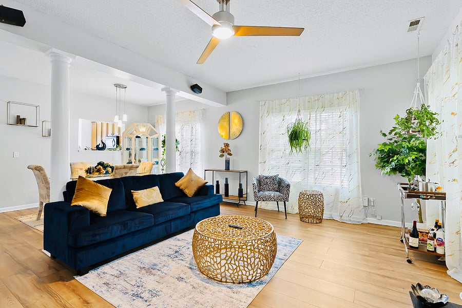 Enjoy the spacious openness with the right amount of comfort and style. Ideal for family gatherings for dinner in or TV night.
