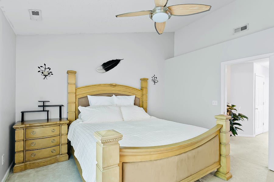 The expansive KING mattress offers ample space, draped in soft, high-thread-count sheets that feel silky against the skin. Enjoy 6 fluffy, oversized pillows that add to the cozy ambiance making this bed an inviting centerpiece of relaxation.