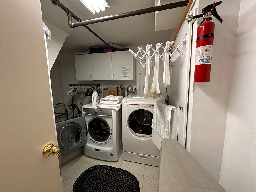 shared laundry facilities (with owner)