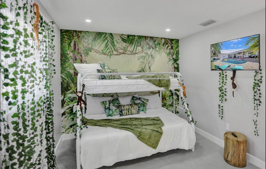 The Jungle Room , Bunk Bed , Twin over Full, Smart TV 