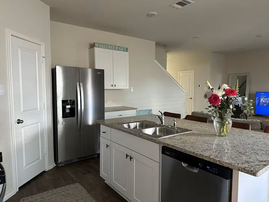 Furnished Finder property 884590_1 photo 11