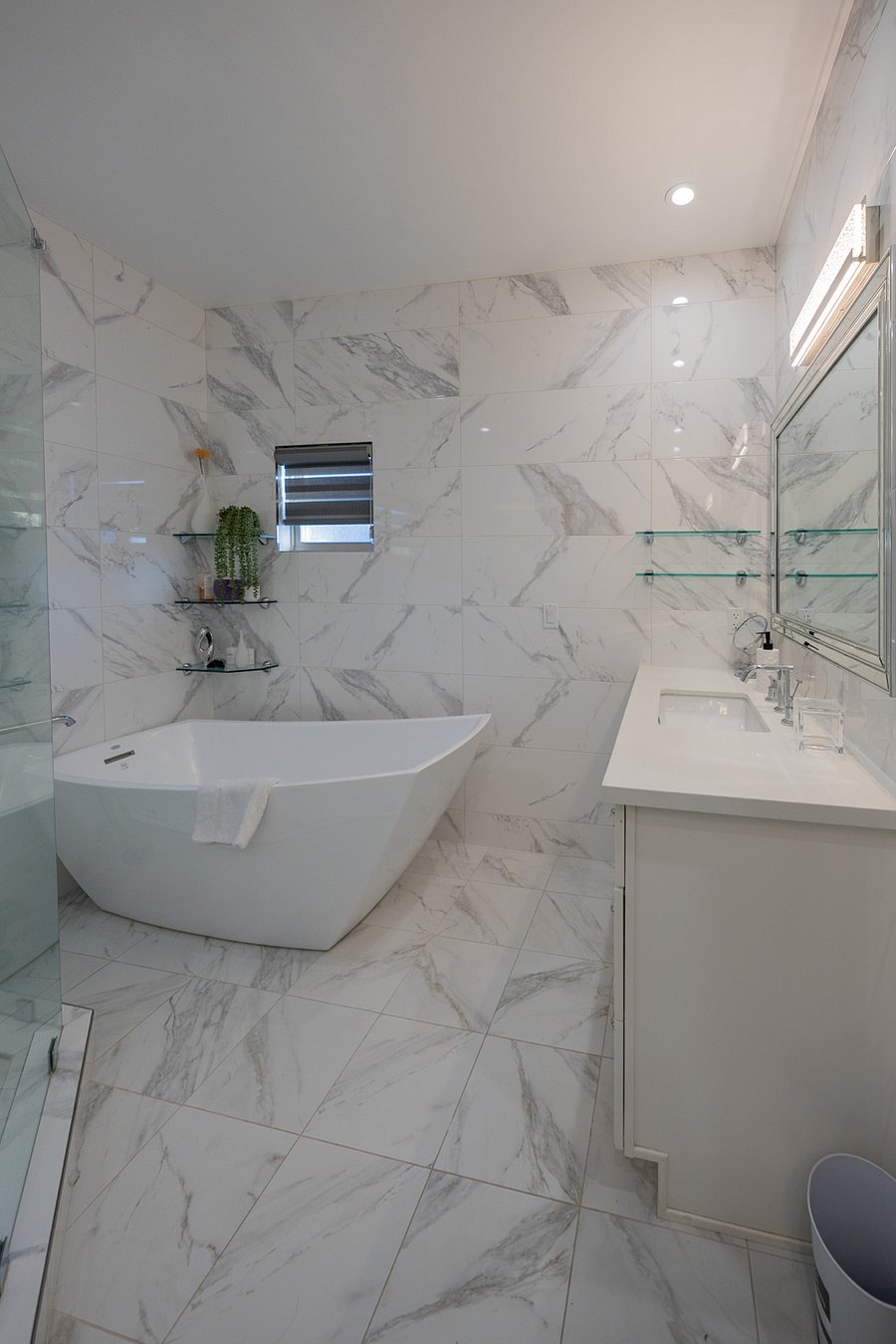 Bathroom #4 Bathtub